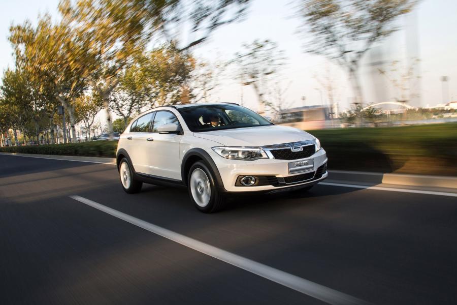 Qoros 3 City SUV 2014 года  (фото 28 из 35)